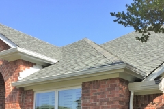 seamless aluminum gutters in a variety of colors